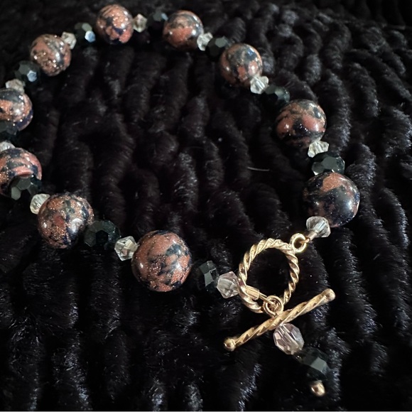 Elegant Black and Gold Beaded Bracelet - Picture 1 of 3